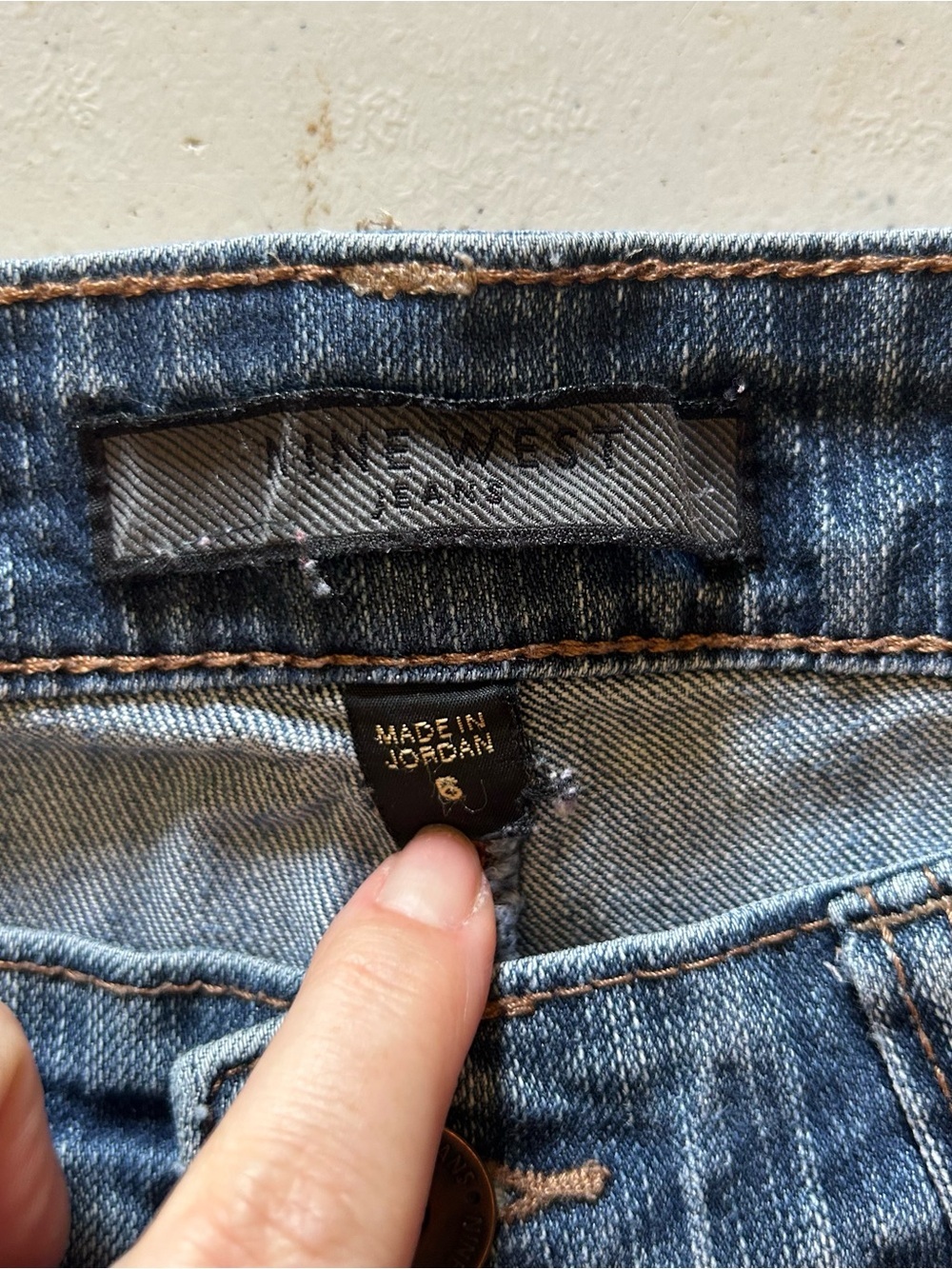 Nine West Low rise bootcut jeans size 6 - Picture 2 of 4